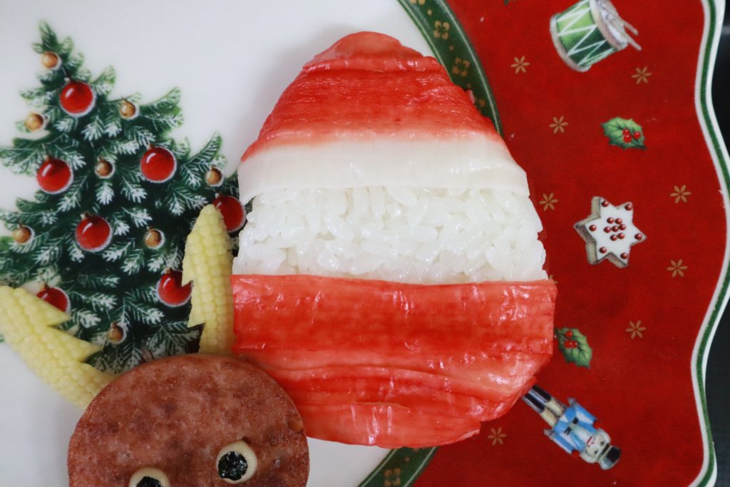 子どもが喜ぶクリスマス幼児食！サンタとトナカイと雪ダルマのクリスマスプレート